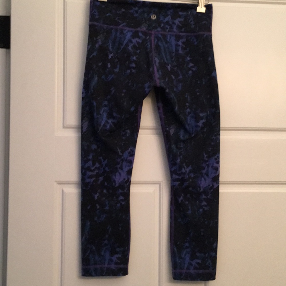 Lululemon crops
